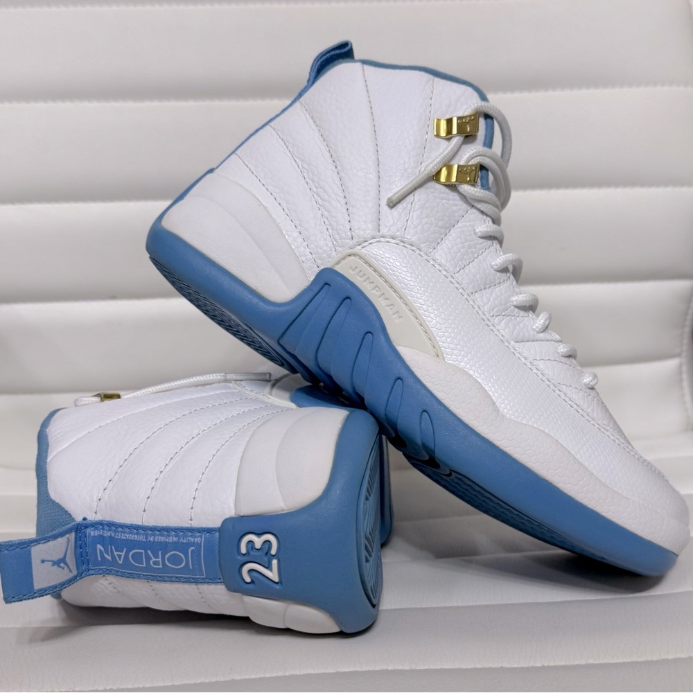 Nike Air Jordan 12 Retro EUC University Blue/White 
510815-127 Boys 5Y Women 6.5